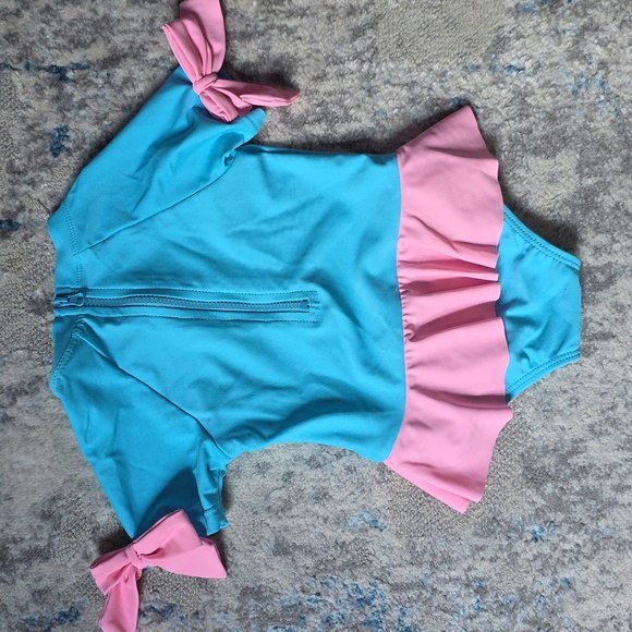 Classic Whimsy Size 6-12 Months Short Sleeve Rashguard Bathing Suit Swim Beach - Picture 5 of 5